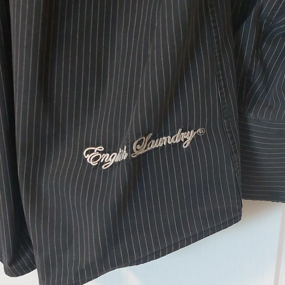 Mens English Laundry dress shirt in black with white pinstripe, size XL - Picture 4 of 9